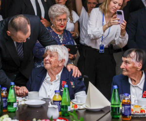 Poruszające sceny z Nawrockim. Tak potraktował uczestniczkę Powstania Warszawskiego