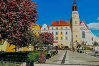 Najszczęśliwsze miasto w województwie dolnośląskim. Tak zdecydowała AI 