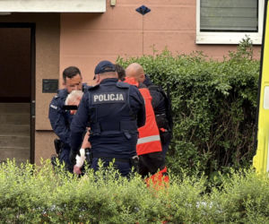 Zabarykadował się w łazience z nożem. Na warszawskiej Woli znaleziono ciało 67-letniej Ewy