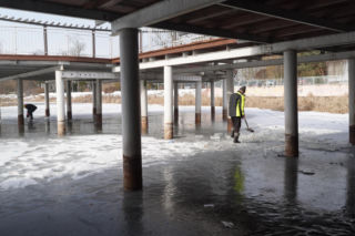 Rybi dramat w Białymstoku. Tysiące martwych ryb pod lodem