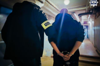 Fałszywa randka, fałszywe banknoty. Po randce mieszkaniec Sosnowca zaczął grozić kobiecie pistoletem