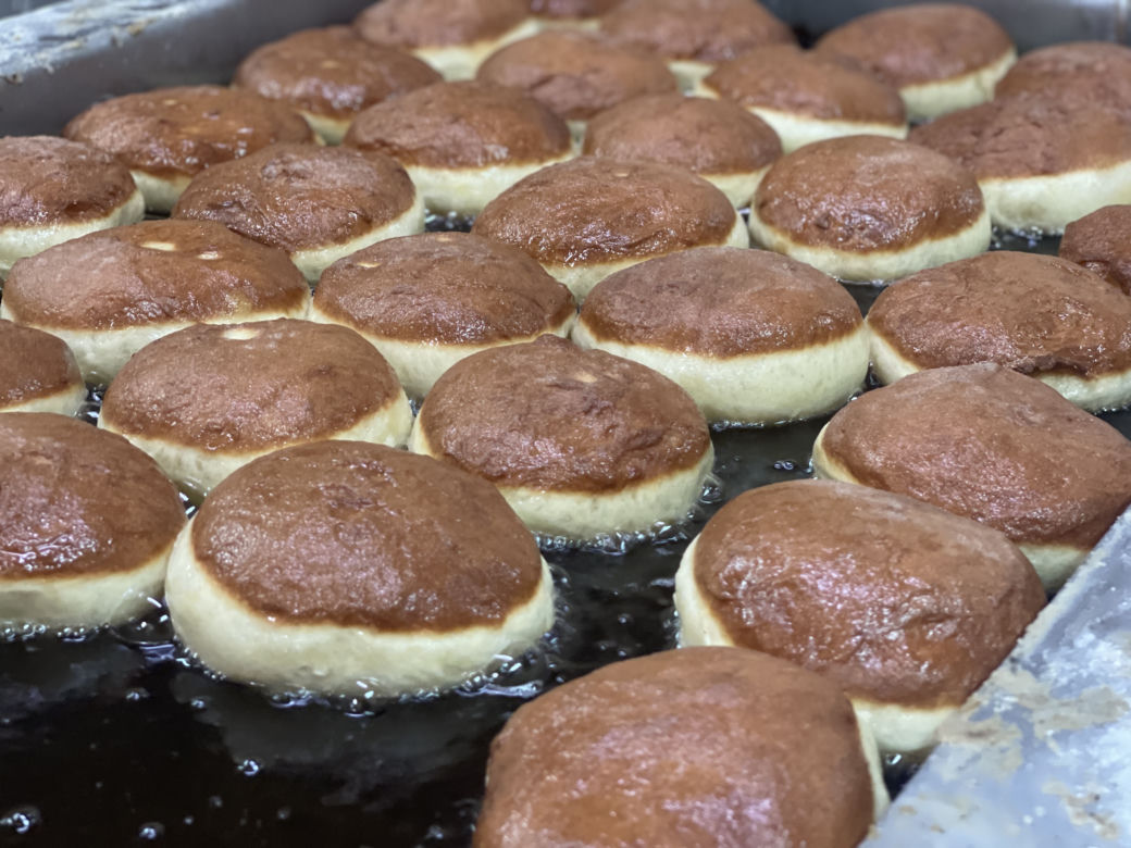 Zobacz, jak powstają pączki