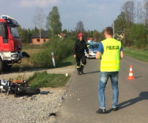 Podkarpacie: 15-letni motocyklista zderzył się z maszyną rolniczą
