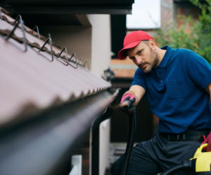 Rusza wielka kontrola rynien w domach! Ten błąd może kosztować Cię nawet 10 000 zł! Sprawdź, jak nie nadziać się na karę