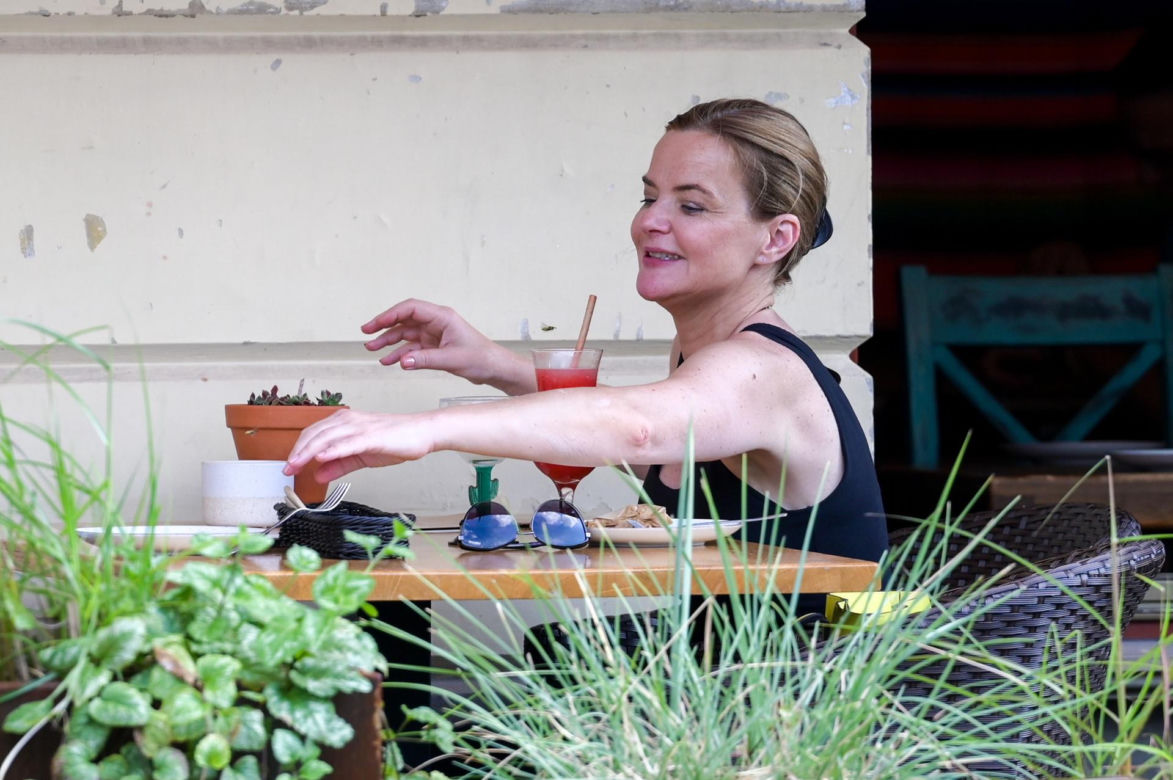 Monika Richardson z córką w restauracji