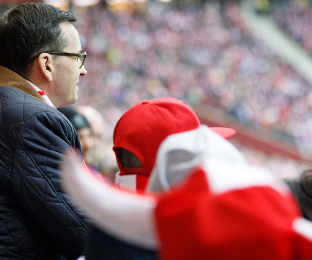 Mateusz Morawiecki na meczu Polska - Łotwa