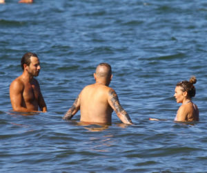 Edyta Herbuś na plaży