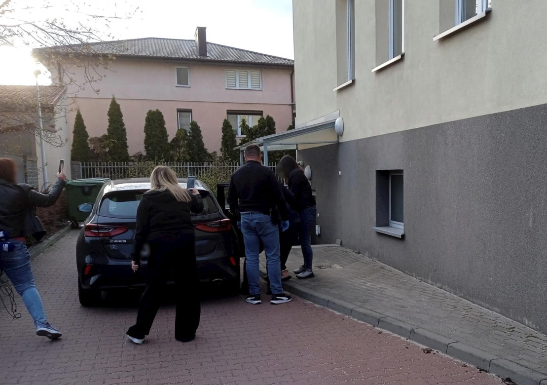 Atak na wójt Starej Kornicy. Mężczyzna usłyszał zarzuty