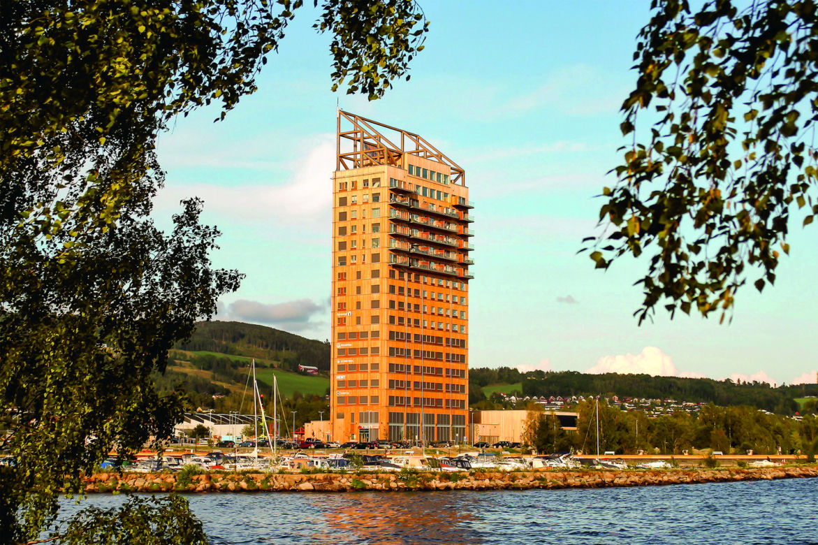 Budynek Mjøstårnet w Brumunddal