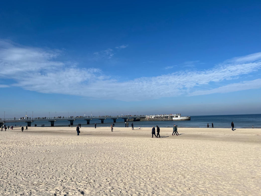 Plaża w Kołobrzegu zimą