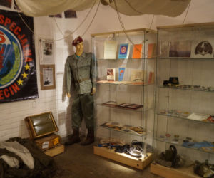 Muzeum Techniki Wojskowej mieści się w starym bunkrze przeciwlotniczym