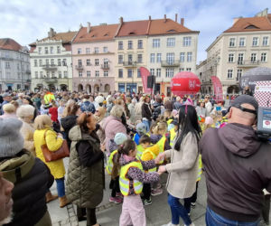 Taneczne powitanie wiosny w Kaliszu. Walc Barbary z filmu „Noce i Dnie” wybrzmiał w sercu miasta