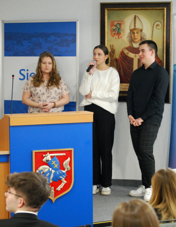ZOBACZ ZDJĘCIA z debaty o bezpieczeństwie, w której uczestniczyła siedlecka młodzież: