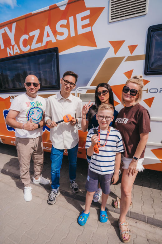 Roxie Węgiel wsiadła za kółko i wypadła zawodowo! To ona dostarczyła kampera słuchaczom ESKI