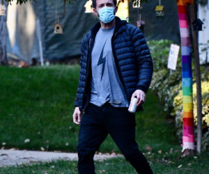 Ben Affleck w koszulce z błyskawicą