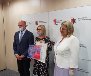 Terapeuci z Kujaw i Pomorza nagrodzeni przez marszałka województwa