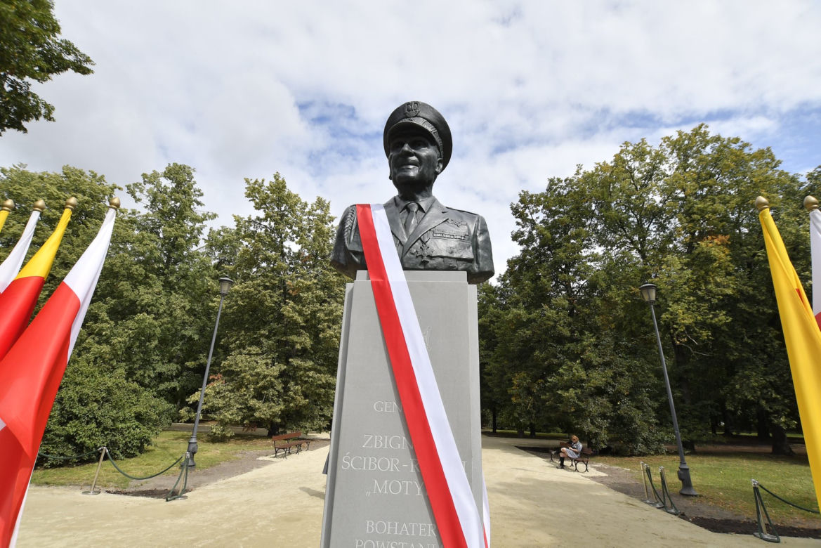 Odsłonięcie pomnika generała Zbigniewa Ścibora Rylskiego