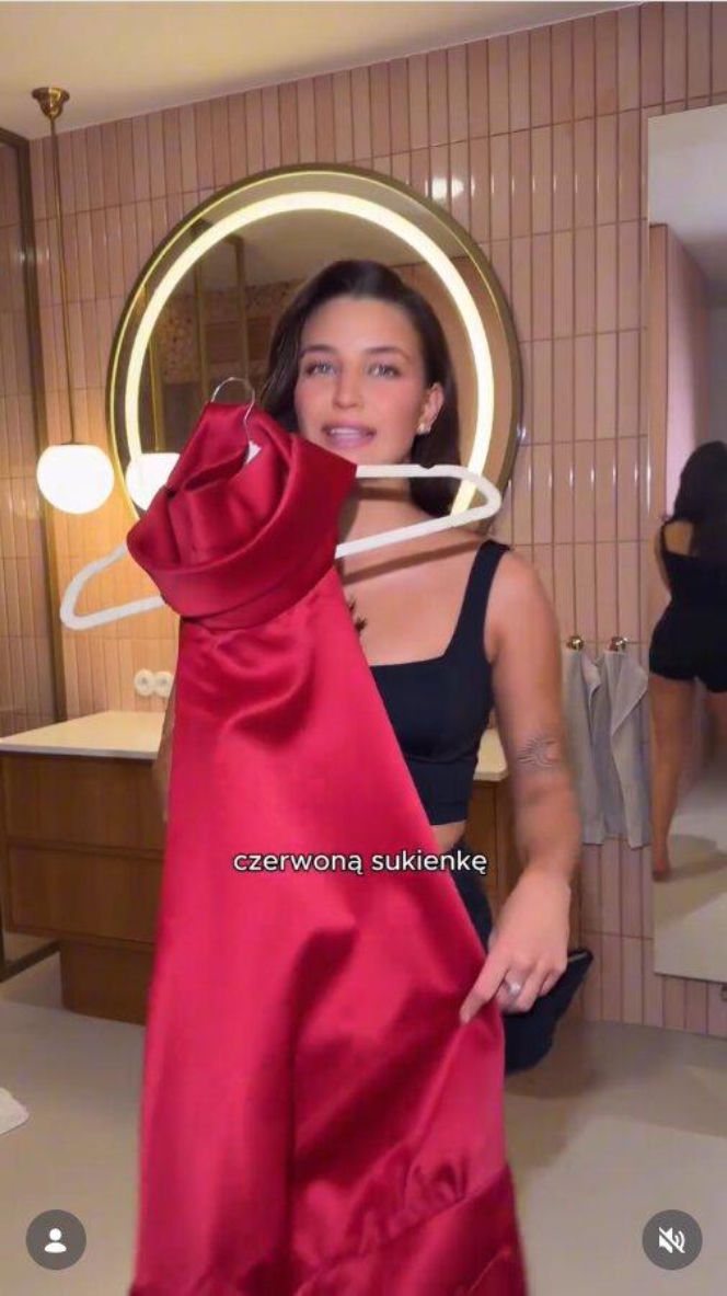 Julia Wieniawa dała się ponieść. Aż trzy stylówki na walentynki?