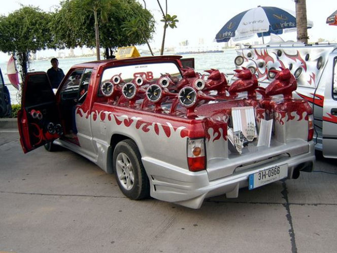 Wiejski tuning - zmasakrowane auta