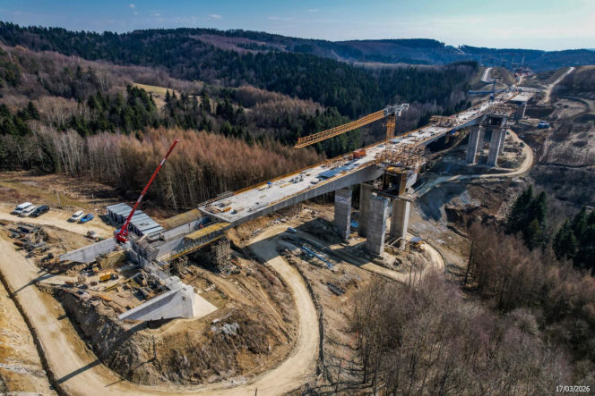 Najwyższa estakada w Polsce powstaje na S19 Babica Jawornik. Na plac budowy prowadzą serpentyny