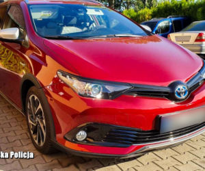uciekał skradzioną Toyotą Auris. Ścinał zakręty i wyprzedzał na skrzyżowaniach
