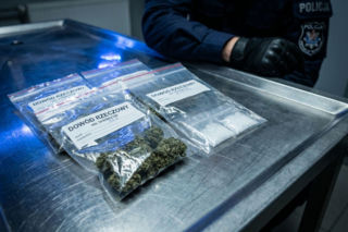 Zatrzymanie w Sosnowcu. Pseudokibice wpadli z 15 kilogramami narkotyków