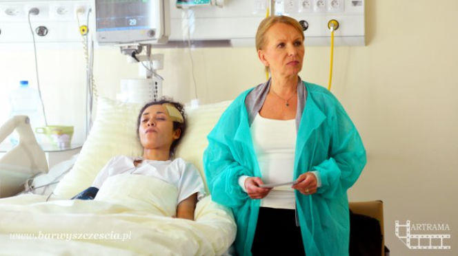 Barwy szczęścia odc. 1275. Basia (Sławomira Łozińska), Sara (Dominika Kimaty)