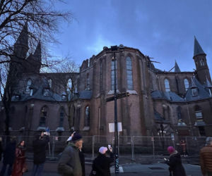 Amsterdam: zabytkowy kościół w centrum miasta zniszczony przez pożar