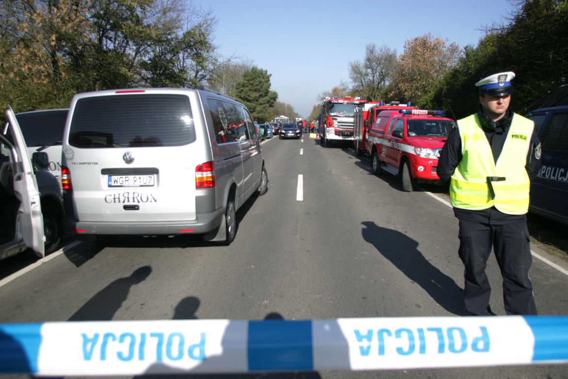 Wypadek pod Nowym Miastem: Policja bada dwie wersje zdarzeń