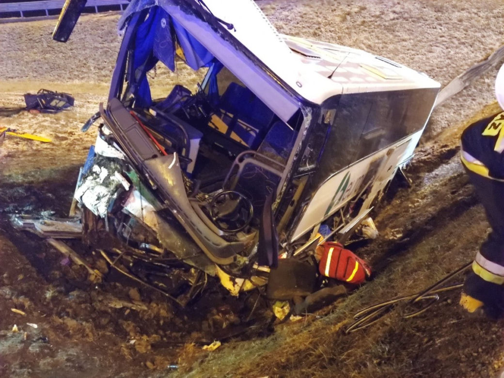 Autostrada A4. Dramatyczna relacja ratowników medycznych z miejsca wypadku autokaru