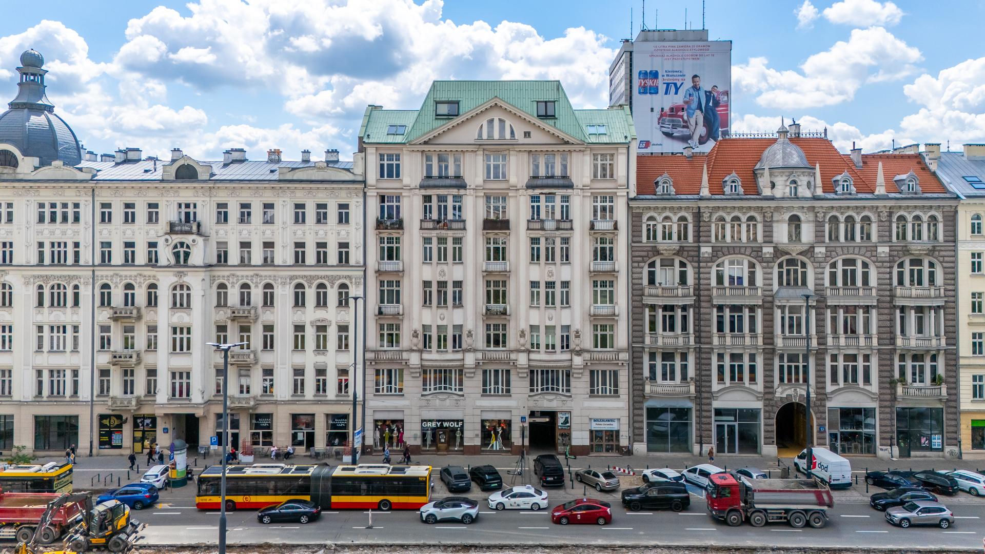 Południowa pierzeja Alej Jerozolimskich w centrum Warszawy