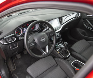 Opel Astra 1.6 Turbo 200 KM M6 Elite