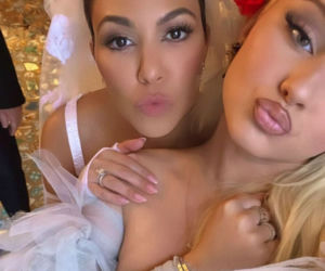  Kourtney Kardashian wzięła kolejny ślub. ta sukienka to jakiś kosmos!