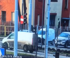 Jazda bez prawa jazdy i na czerwonym świetle. Policja wzięła pod lupę kierowców