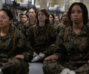 Kobiety w wojsku pod lupą Pentagonu. Czy dekada zmian zostanie cofnięta?