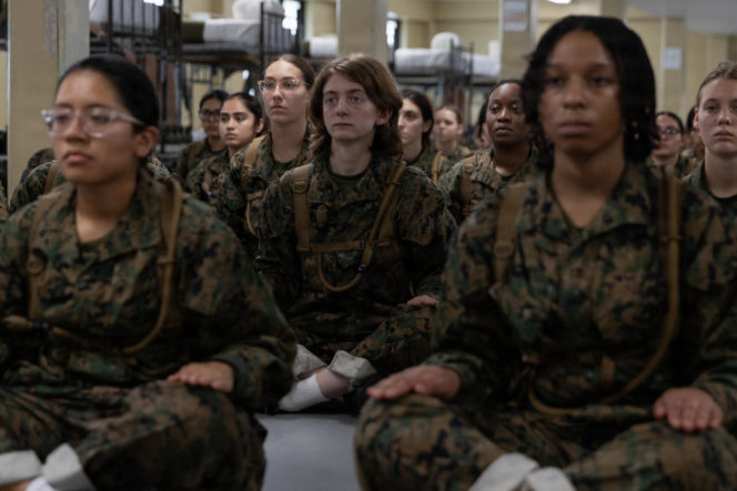 Kobiety w wojsku pod lupą Pentagonu. Czy dekada zmian zostanie cofnięta?