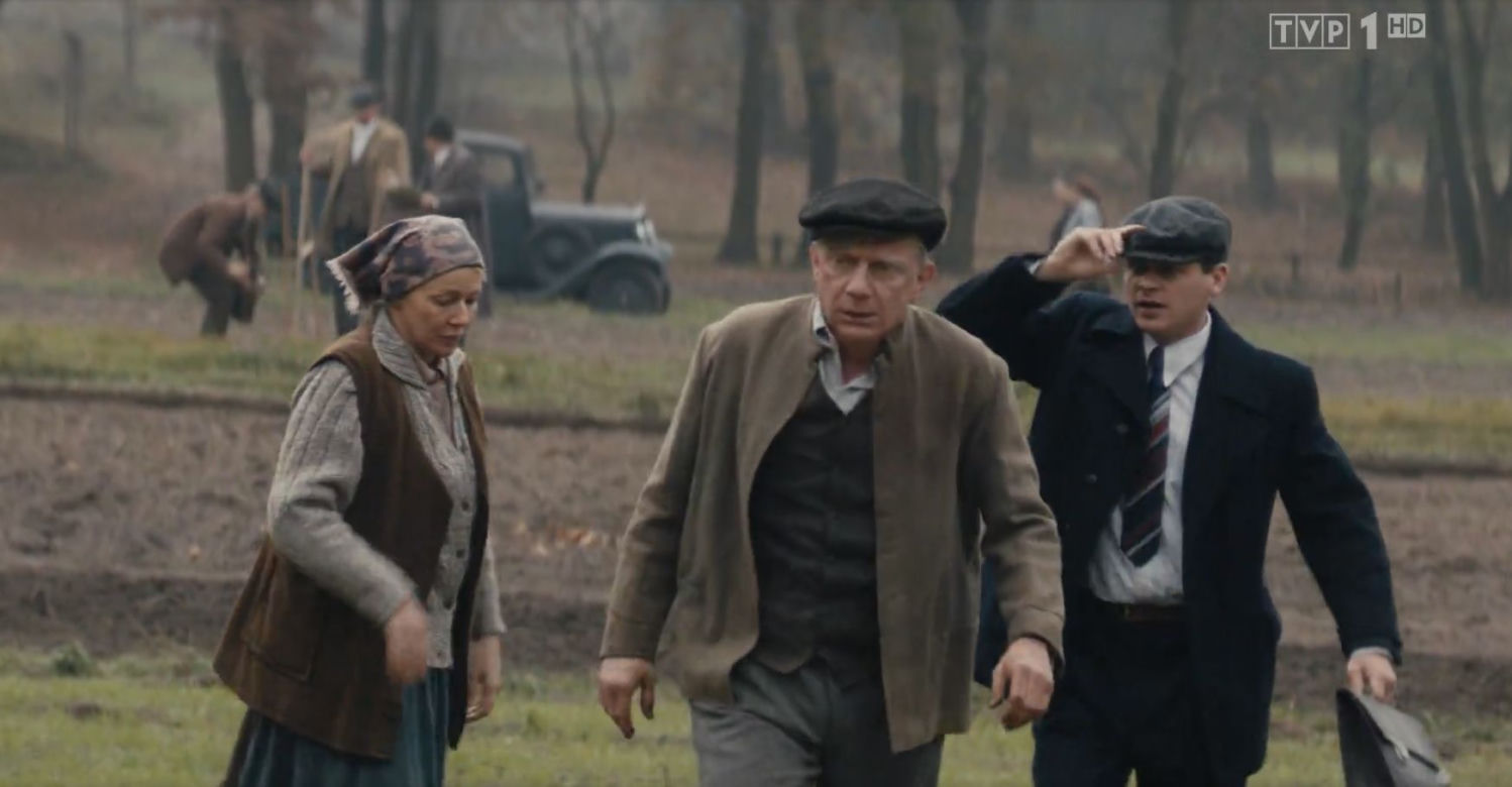 Stulecie Winnych, sezon 2, odc. 22: Kazia (Katarzyna Kwiatkowska), Władek (Arkadiusz Janiczek), Jasiek (Patryk Szwichtenberg)