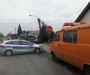 Wypadek w Knyszenie. Samochód uderzył w słup energetyczny [ZDJĘCIA]