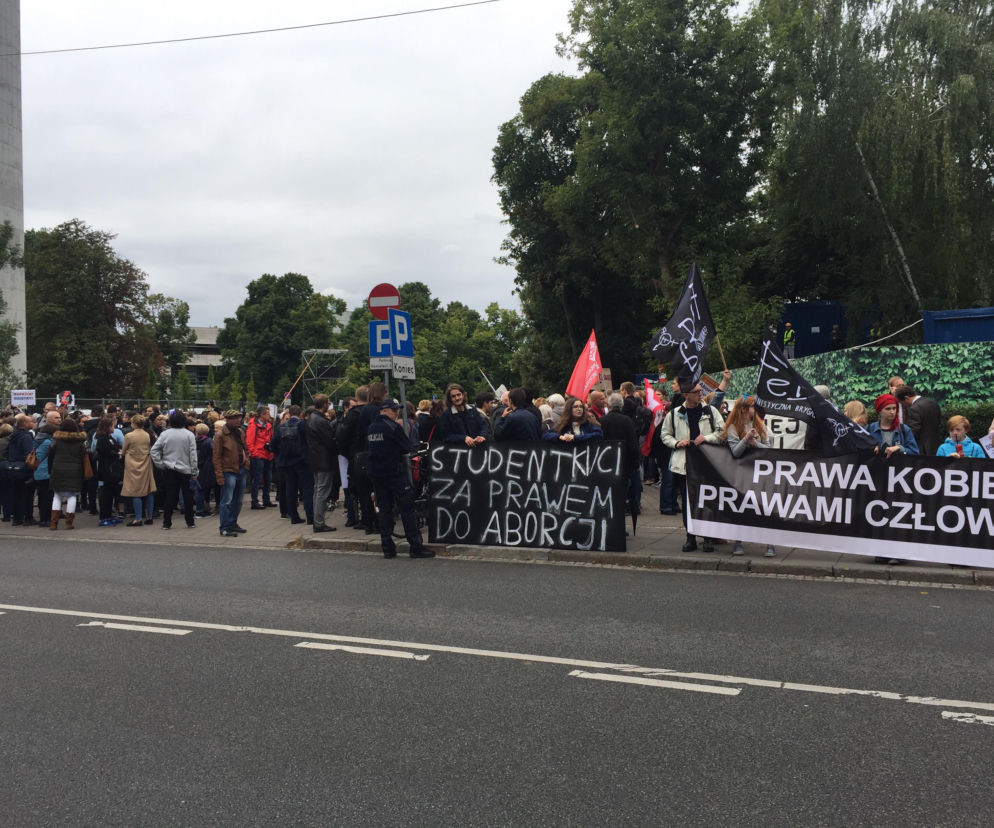 Protest pod Sejmem