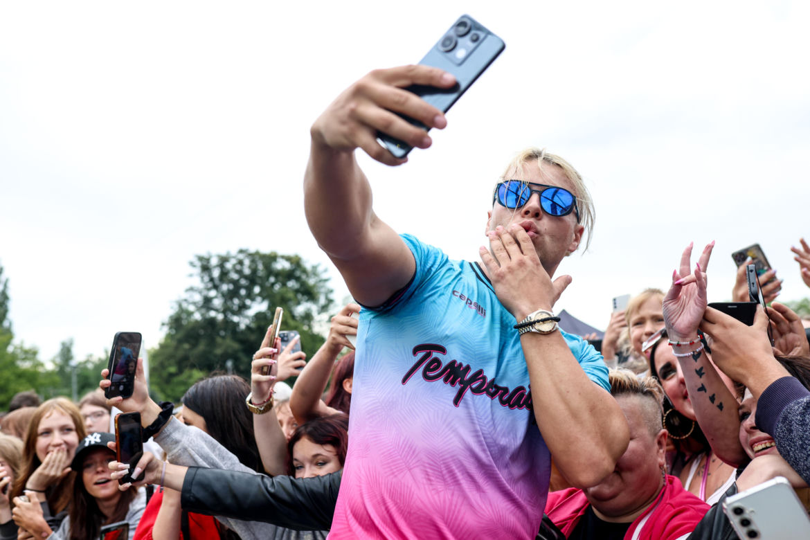 Śląska Scena Letnia na promenadzie przy Stadionie Śląskim w Chorzowie