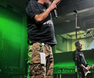 Polski gwiazdor rocka trafił do szpitala. Szokujące doniesienia!