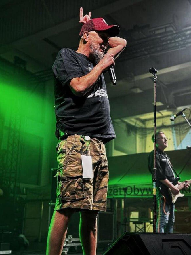 Polski gwiazdor rocka trafił do szpitala. Szokujące doniesienia!