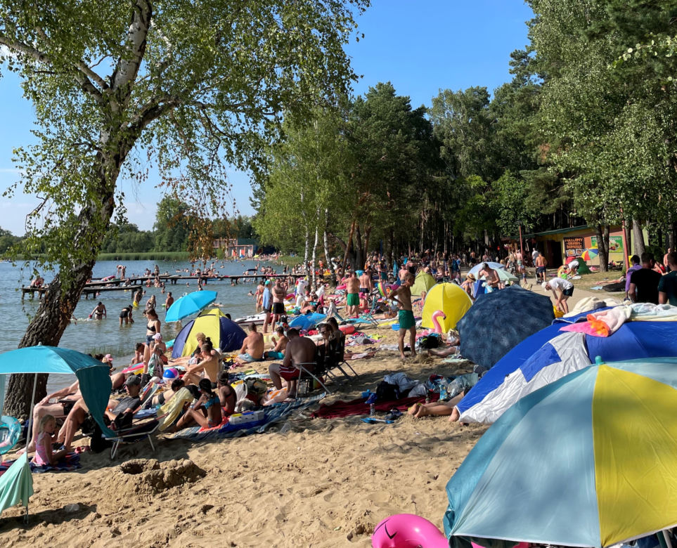 Wszyscy pojechali nad wodę! Tak wyglądała niedziela nad jeziorem Białka [ZDJĘCIA]
