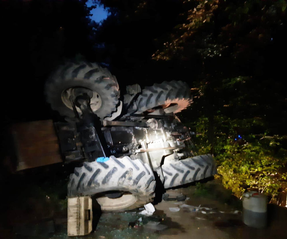 Tragiczny wypadek podczas załadunku drewna.  Nie żyje mężczyzna 