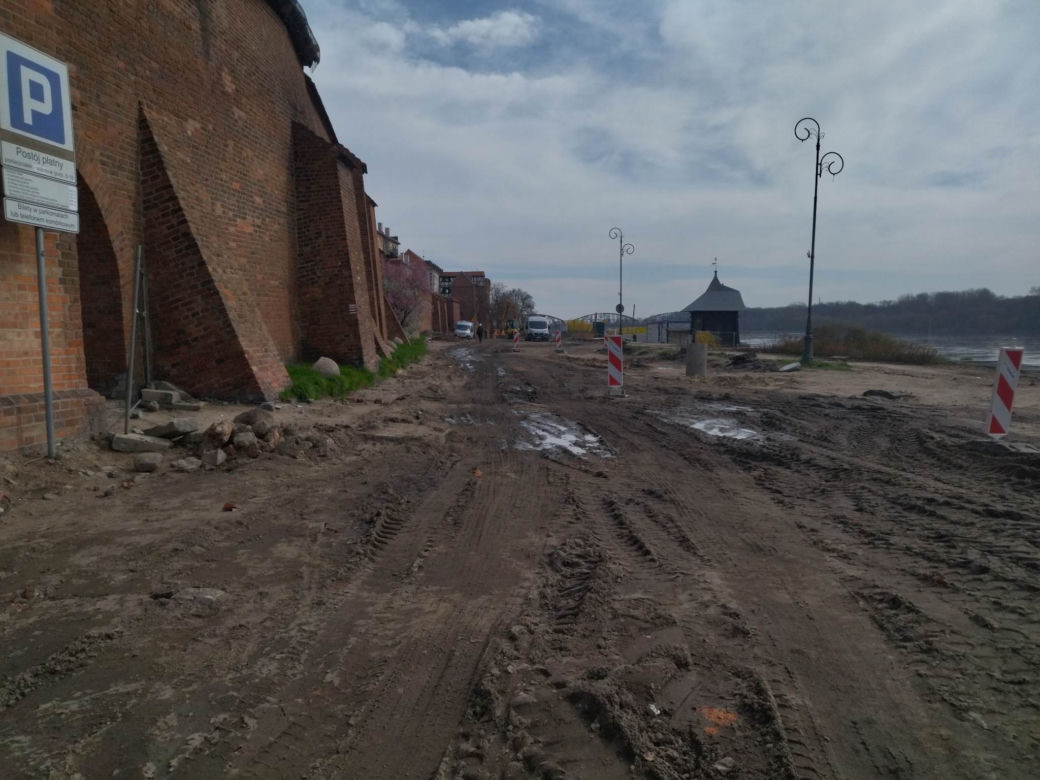 Trwa remont Bulwaru Filadelfijskiego w Toruniu. Sensacyjne odkrycia dokonywane są przez przypadek