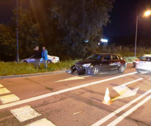 Nowy Sącz. Zderzenie czterech samochodów. Jeden zgubił łódkę