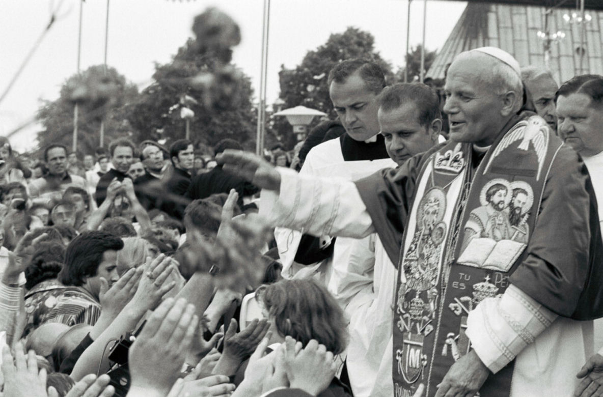 Tak się zmieniał Stanisław Dziwisz