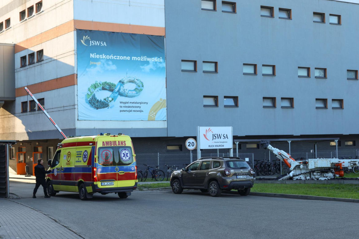 Wstrząs w kopalni Knurów. Trwa akcja ratownicza