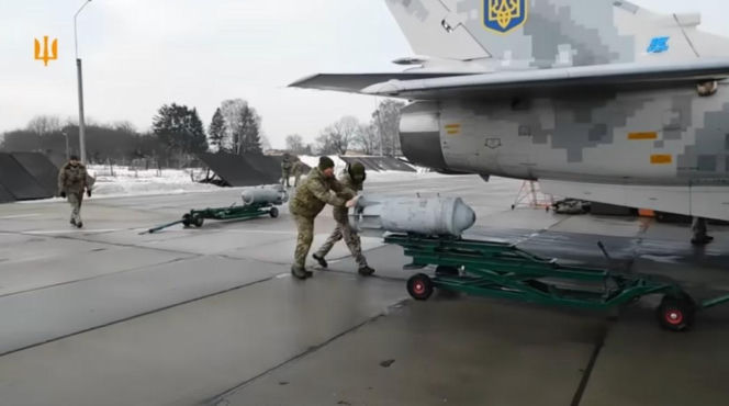 Ukraińskie F-16 na froncie. Taktyka z Zachodu nie wystarczyła, piloci stworzyli własną