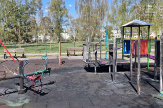 8-latek podpalił plac zabaw przy ul. Wyszyńskiego w Toruniu